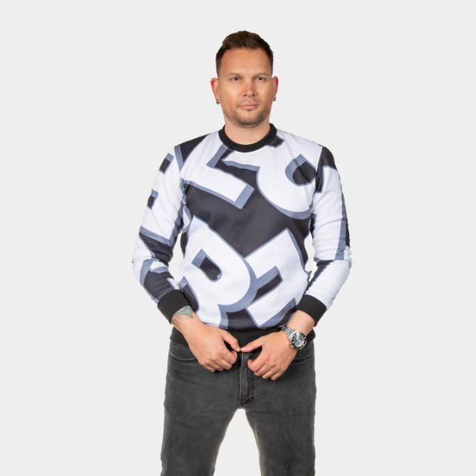 Sweater con letras Lebrel