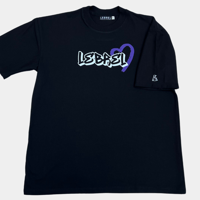 Camiseta Unisex Oversize Negra – Lebrel Corazón morado