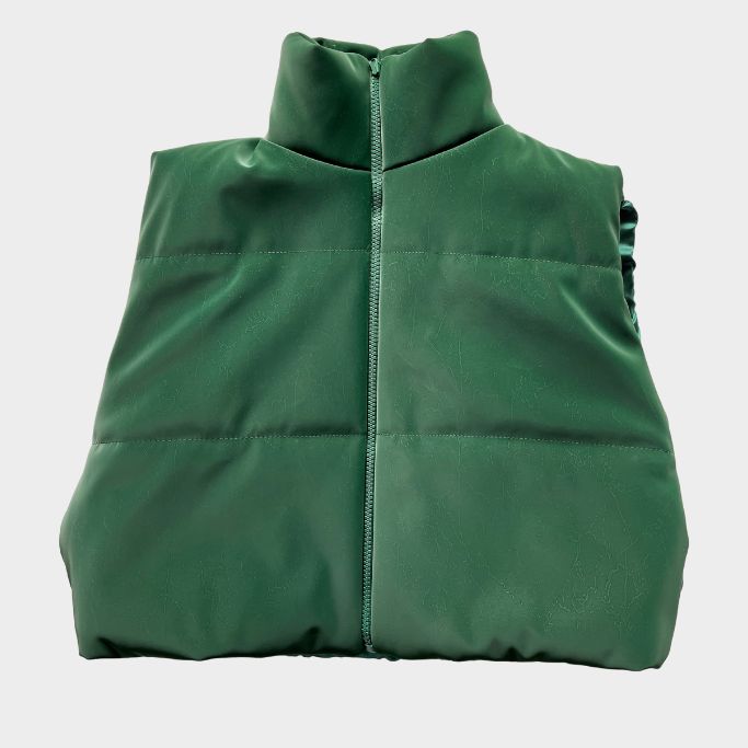 Chaleco Verde Oliva con textura.