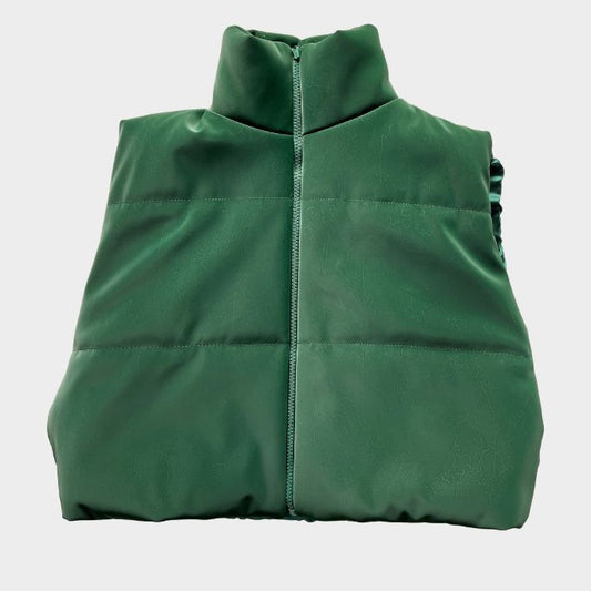 Chaleco Verde Oliva con textura.